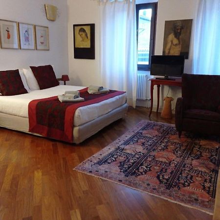 S. Trinita 18, Suites & Rooms Trento Exteriér fotografie